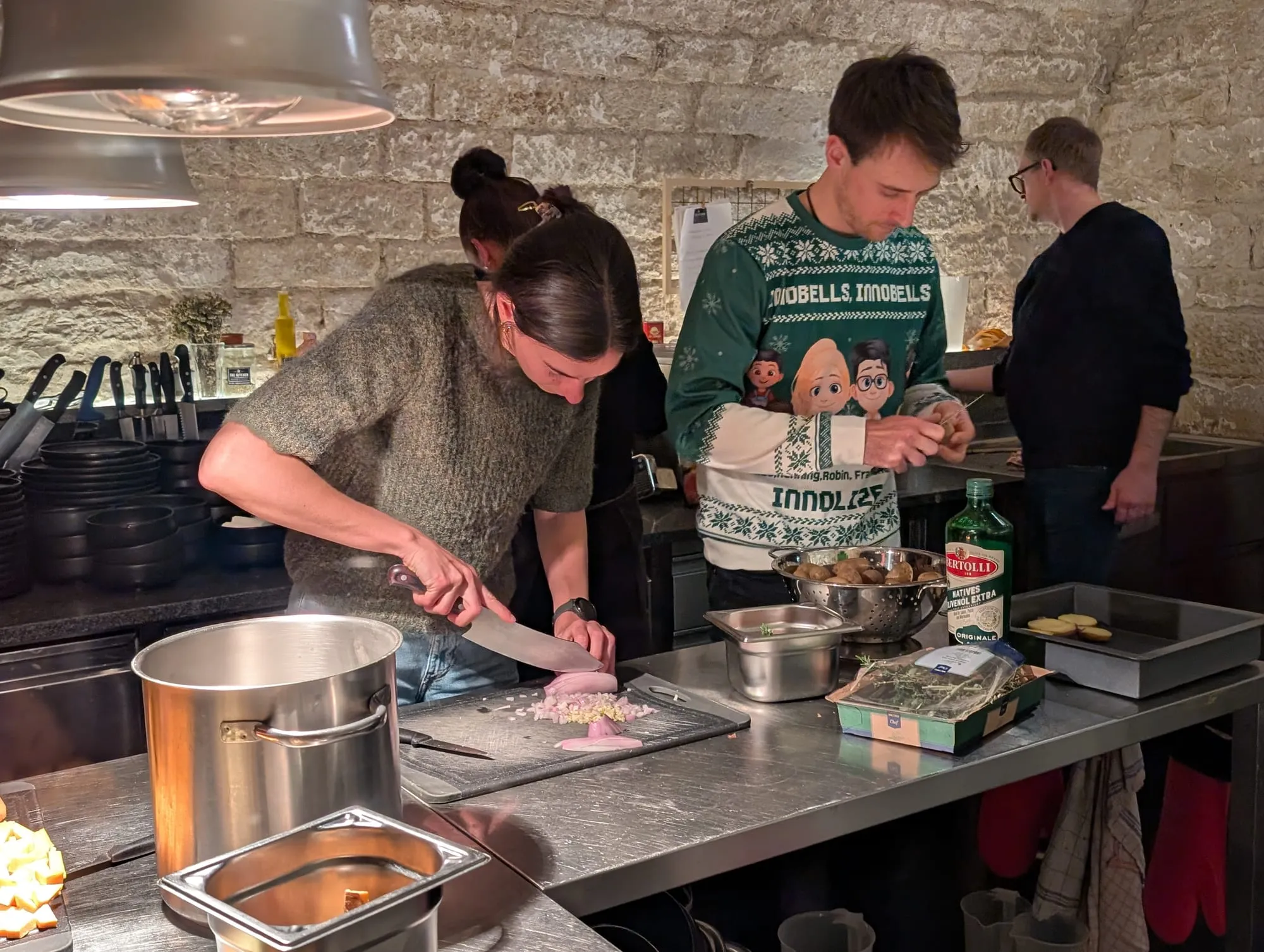 The Innolizer team cooking together